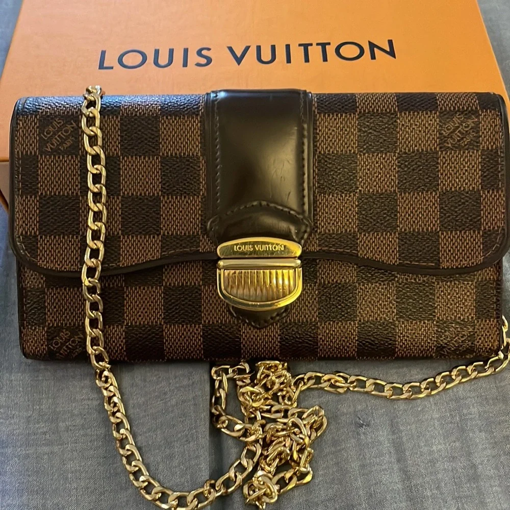 Louis Vuitton wallet/sling - Picture 2 of 11